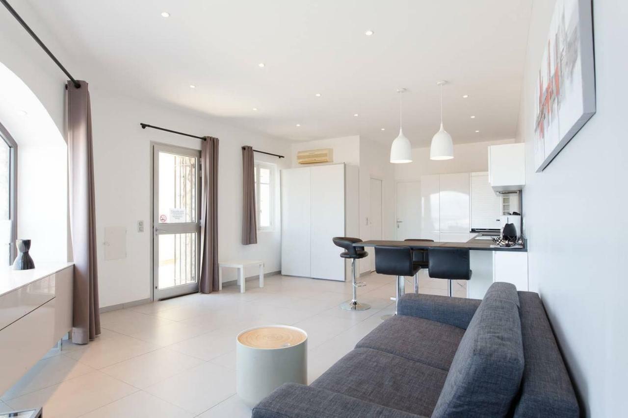 Appartement 4 Personnes Vue Mer Remparts Antibes Exterior foto